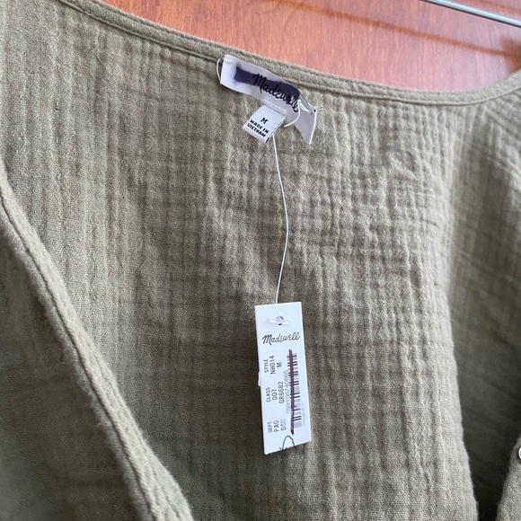 SALE! ⭐️ 2 for $20 ! Madewell smocked top❗️ HAS FLAW❌New with tags - Picture 3 of 4